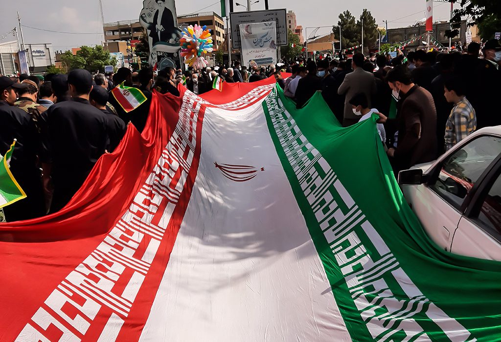 چو ایران نباشد تن من مباد
