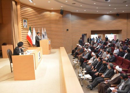 نشست صمیمی امام جمعه ارومیه با دانشجویان