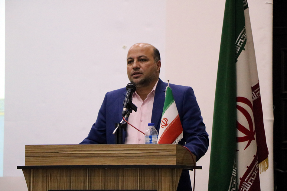 معلم تربیت بدنی سفیر شادی و نشاط در مدرسه است