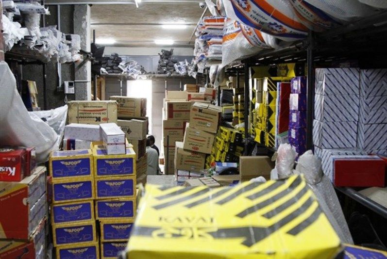 کشف انبار احتکار لوازم یدکی خودرو در سردشت