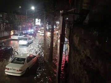 آب‌گرفتگی شبانه در شهرهای مختلف آذربایجان‌غربی بدلیل بارش شدید باران