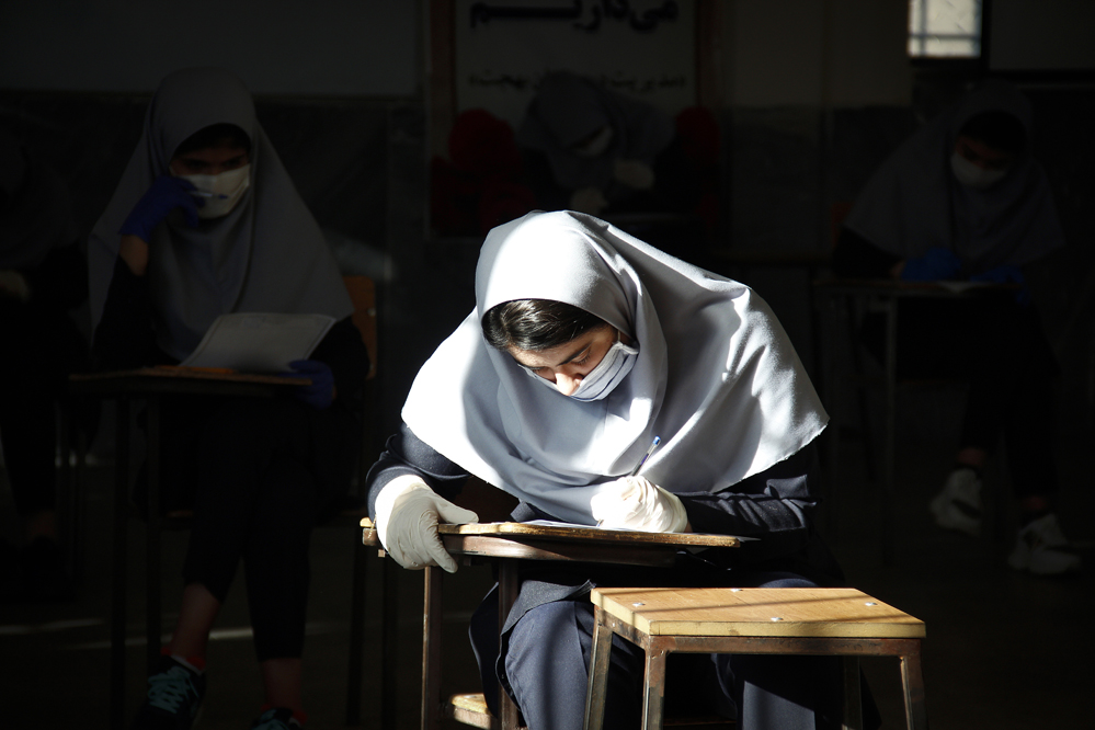 آزمون نهایی پایه دوازدهم در آذربایجان‌غربی با حضور بیش از ۴۲ هزار نفر آغاز شد