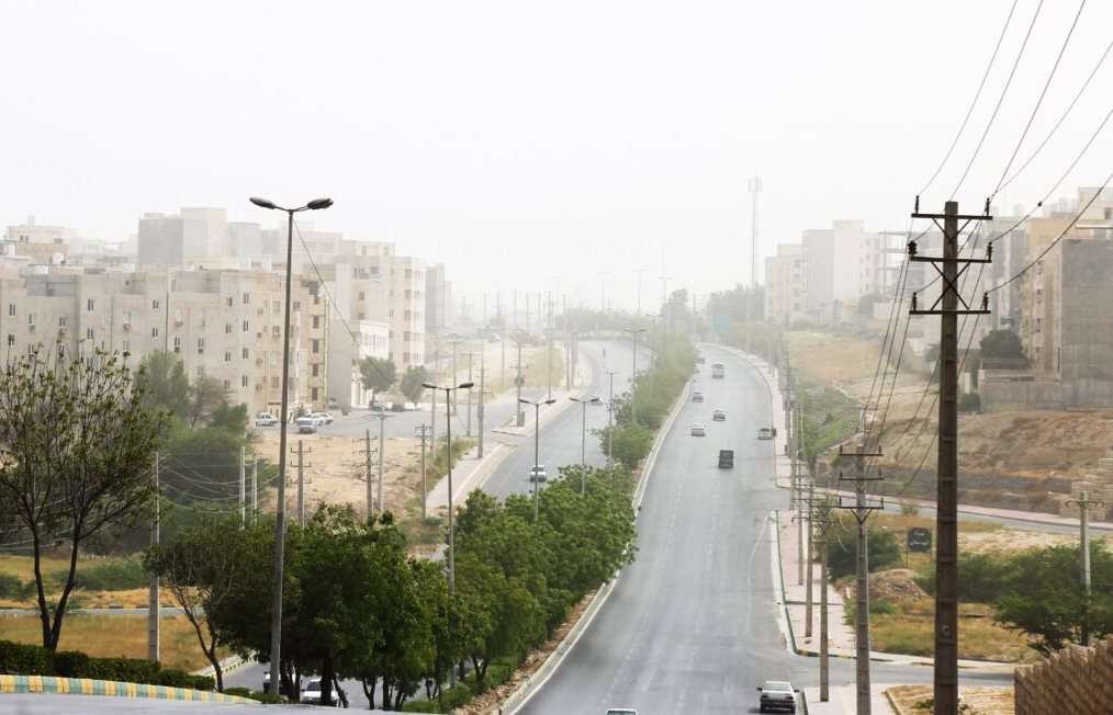 گرد و غبار آسمان آذربایجان غربی را فرا می‌گیرد
