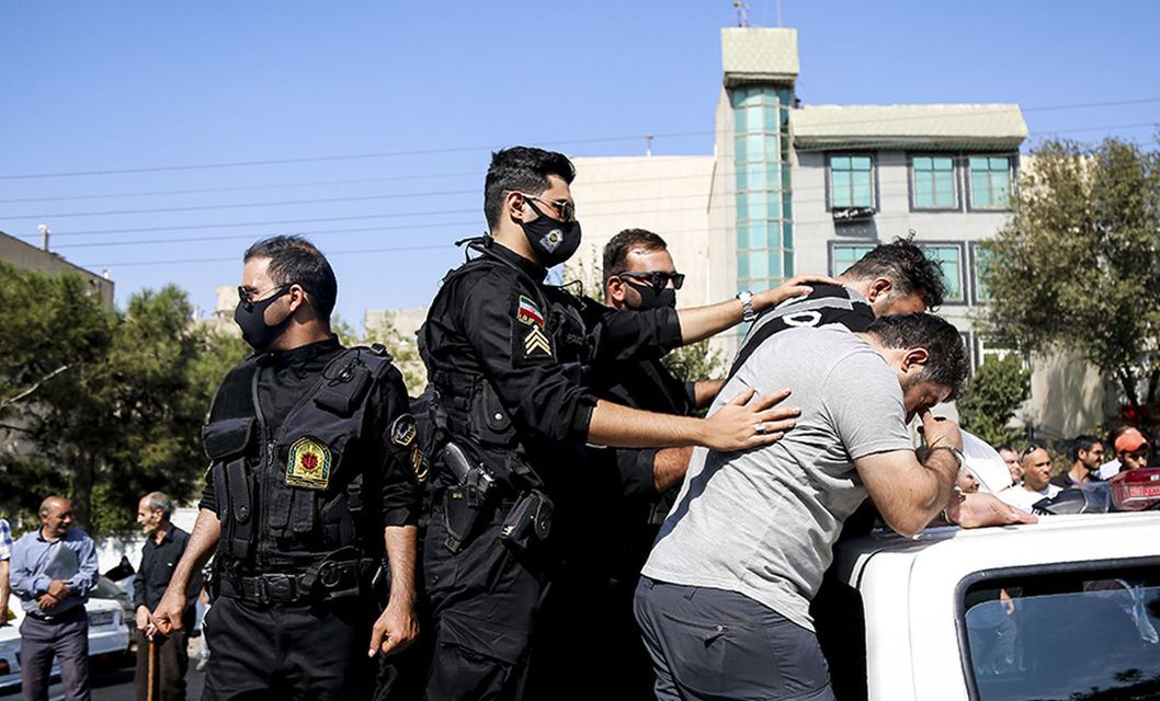 ۳ نفر از اراذل و اوباش خوی شناسایی و دستگیر شدند