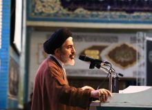 همه هجمه دشمن بر تضعیف ایمان و گرفتن امید از ملت است