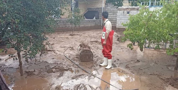 سیل در خوی جان یک نفر را گرفت