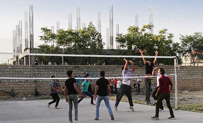 در این شهر، ساعت‌ها به وقت والیبال تنظیم می‌شود!