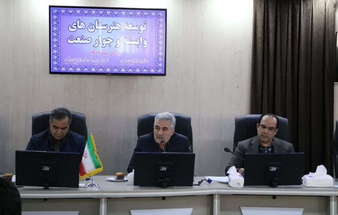 گسترش فضای هنرستان‌ها در برنامه هفتم توسعه ضروری است