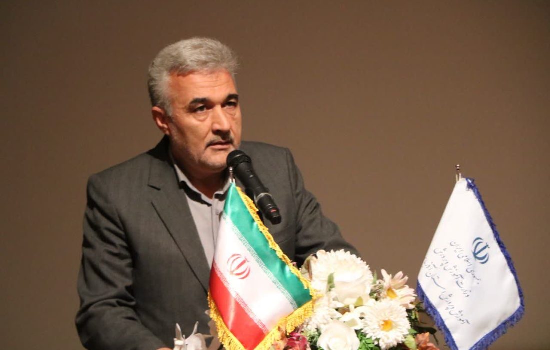 فرهنگیان به عنوان طلایه‌داران روشنگری در جامعه هستند