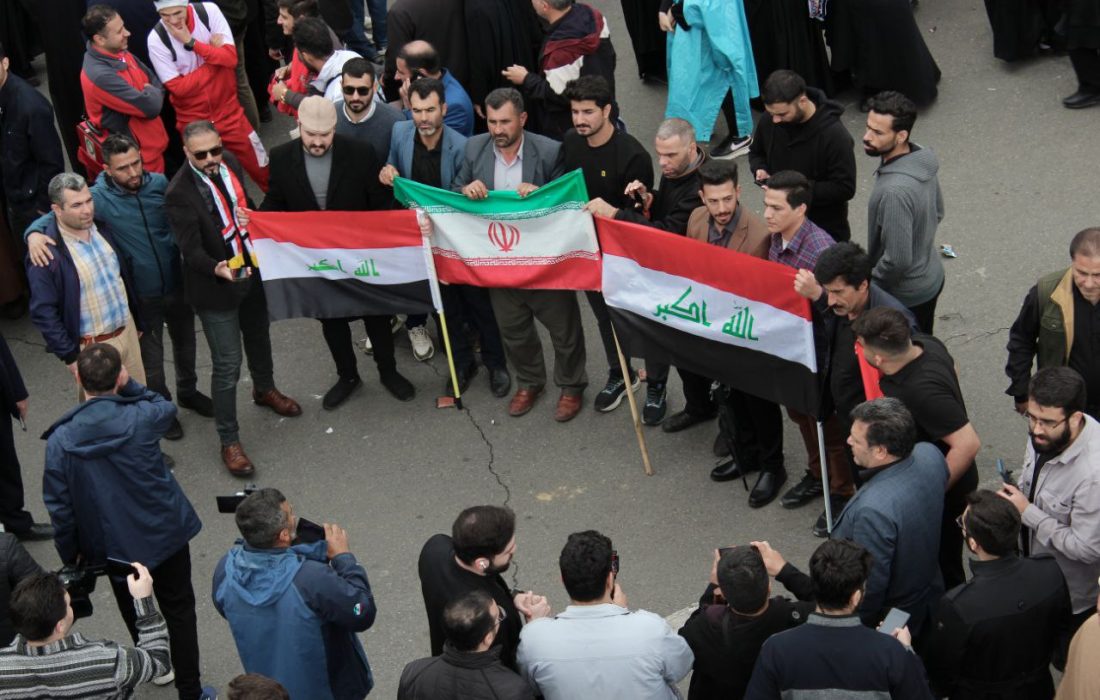 همدردی برادران عراقی در تشییع پیکر شهدای خدمت