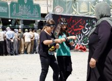 عشق به مکتب حسین با سربند ولایت