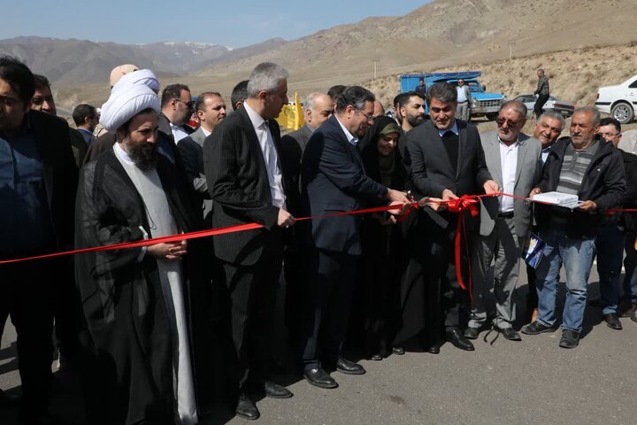 بهره برداری از ۶۱ کیلومتر راه و بزرگراه آذربایجان‌ غربی آغاز شد