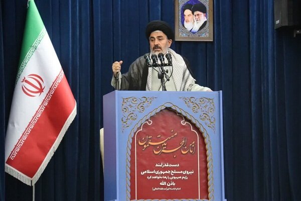 مقابل تهدیدهای توخالی و غیرعاقلانه دشمن می‌ایستیم