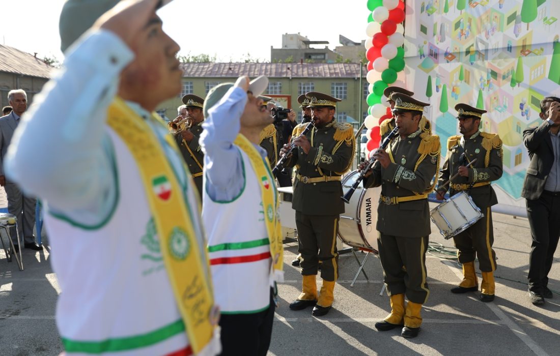 آیین نمادین زنگ مهر در مدرسه چمران ارومیه