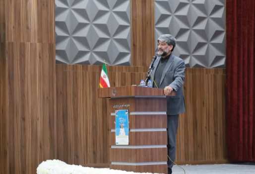 معلم محور حقیقی جامعه و تعیین‌کننده سرنوشت ملت‌هاست