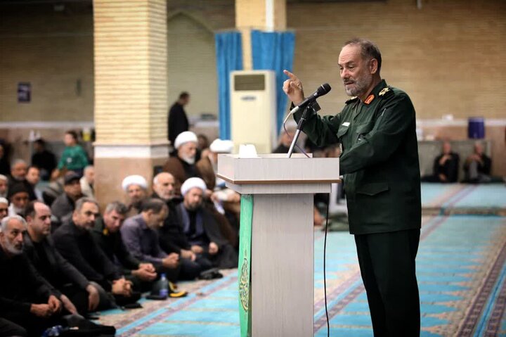 وحدت مردم مانع نفوذ دشمنان از طریق مرزهای آذربایجان غربی شد